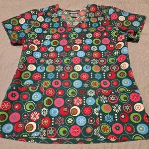 Women's Christmas Themed Medical Scrubs Short Sleeve Shirt Green Size‎ Medium
